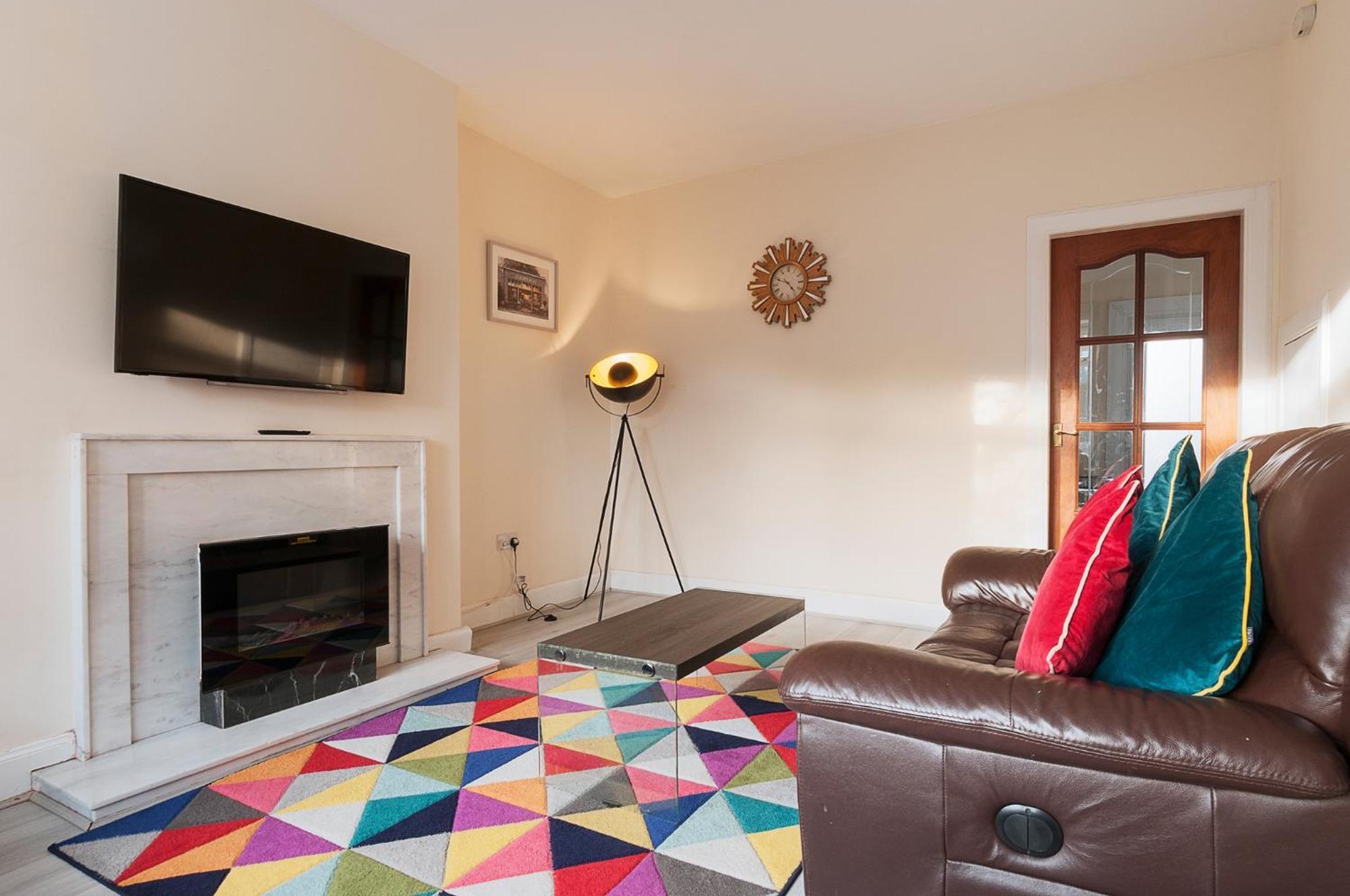 2 Bed Property, Sleeps 5, Free Parking, Near City Centre 에든버러 외부 사진